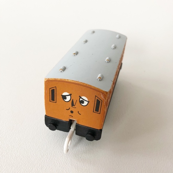 Thomas & Friends "Annie" Passenger Coach Car TOMY 2002 - Picture 1 of 6